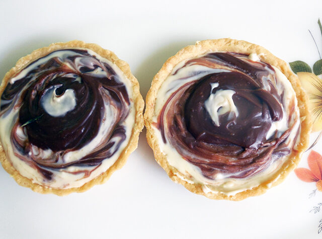 White Chocolate Swirl Tartlets
